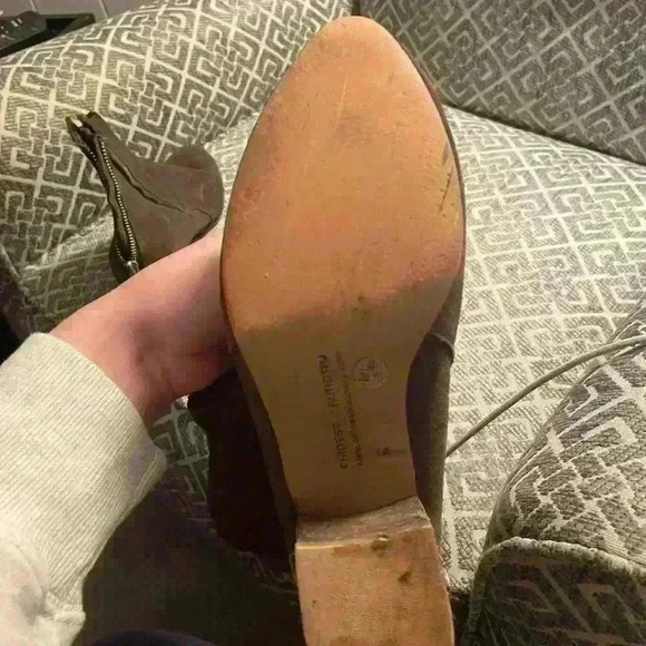 Brown mini boots - Picture 8 of 9